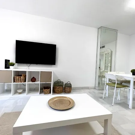 Apartamento Apartamento 3 Dormitorios En Centro De Con Parking Privado *