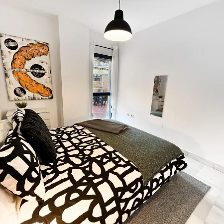 Apartamento Apartamento 3 Dormitorios En Centro De Con Parking Privado