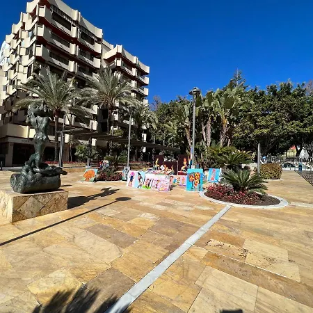 Apartamento Apartamento 3 Dormitorios En Centro De Con Parking Privado *