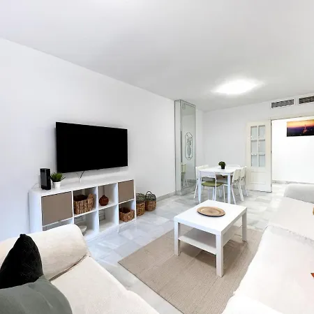 Apartamento Apartamento 3 Dormitorios En Centro De Con Parking Privado *